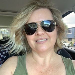 Meet your Posher, Eliane